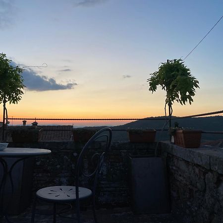 Locanda Antico Borgo Чивителла-ин-Валь-ди-Кьяна Экстерьер фото