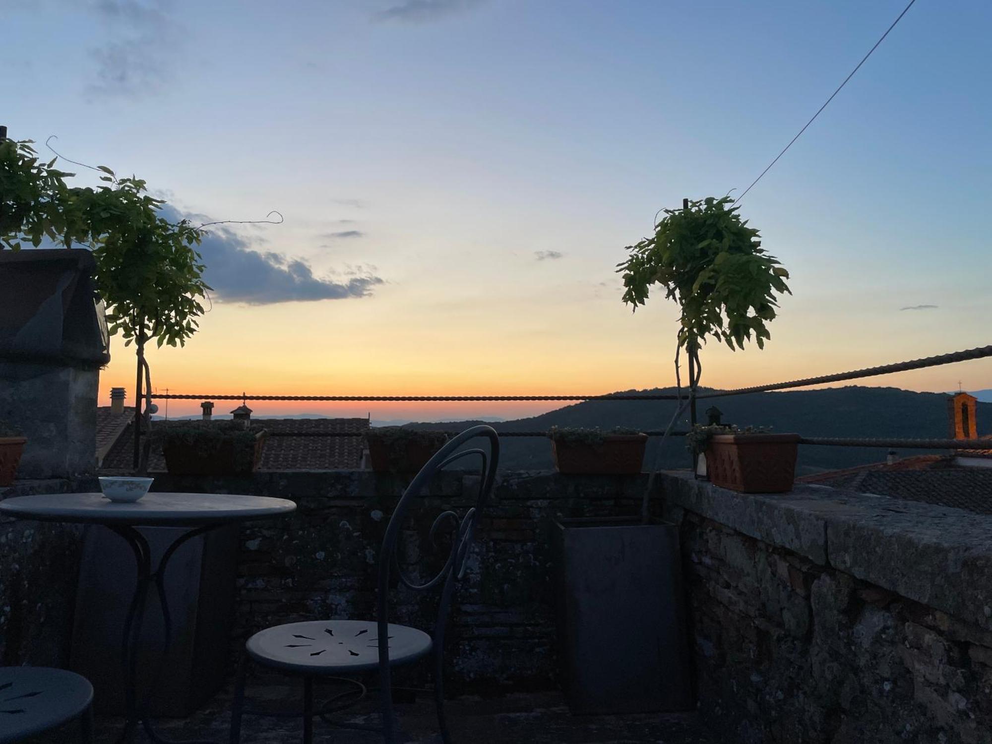 Locanda Antico Borgo Чивителла-ин-Валь-ди-Кьяна Экстерьер фото